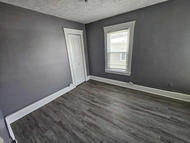 Building Photo - 2810 Woodbridge Ave