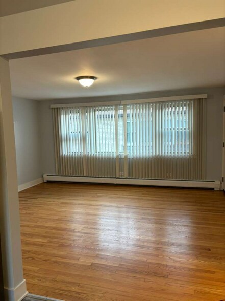 Building Photo - 7344 W Belmont Ave