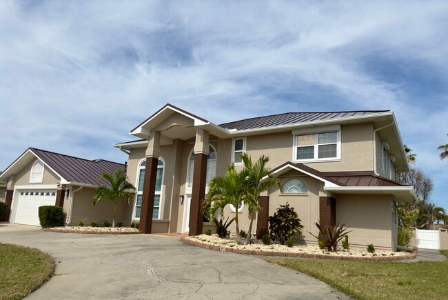 Building Photo - 204 Cherry Dr