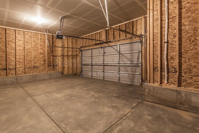 Building Photo - 6126 Saddle Horn Dr