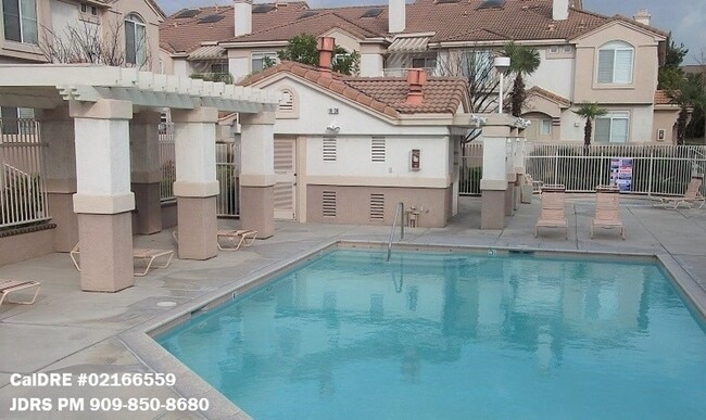 Building Photo - Ontario 3 Bedroom Townhome Available in Oc...