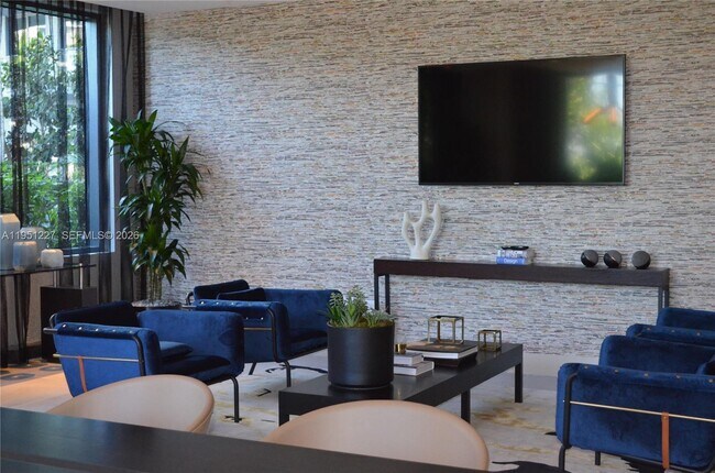 Building Photo - 121 NE 34th St