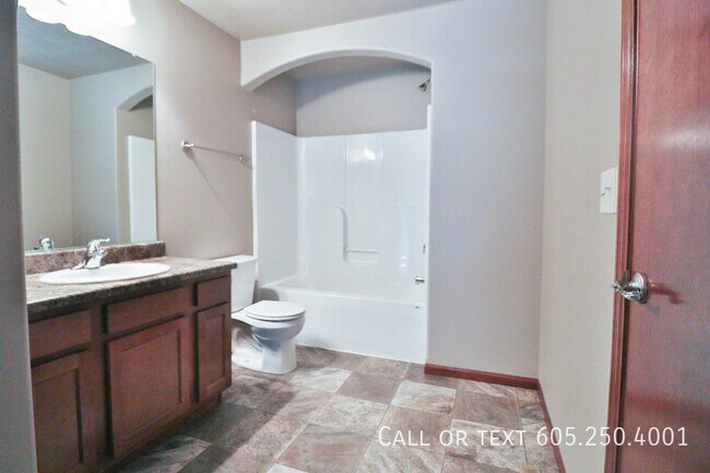 Building Photo - Sensational 2 bedroom Town Home in Harrisb...