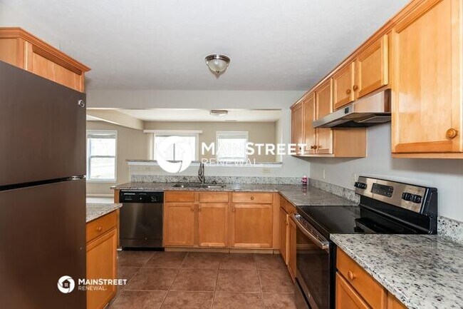 Building Photo - 4 Bedroom Pet-Friendly Home in Charlotte, NC with Main Street Renewal