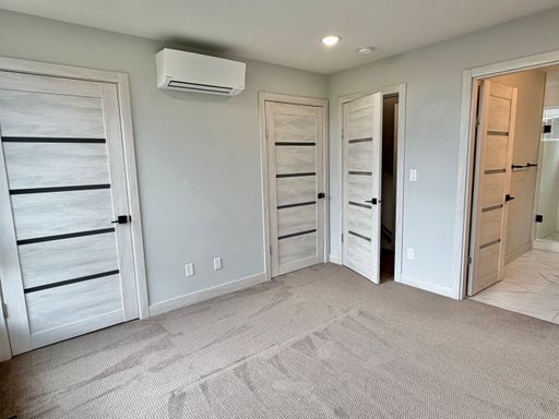 Building Photo - Upscale 3-level Modern Townhome in desired Delridge Neighborhood! Available Now!