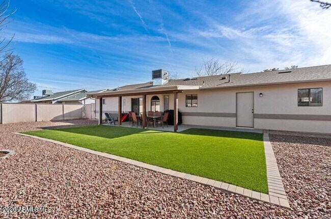 Building Photo - 3900 N Taylor Dr