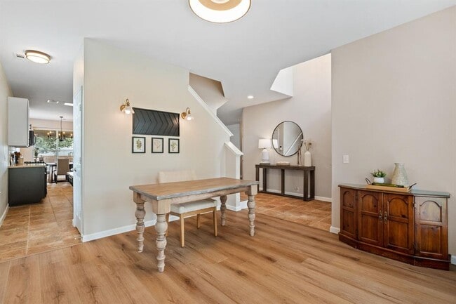 Building Photo - 154 Larch Cove