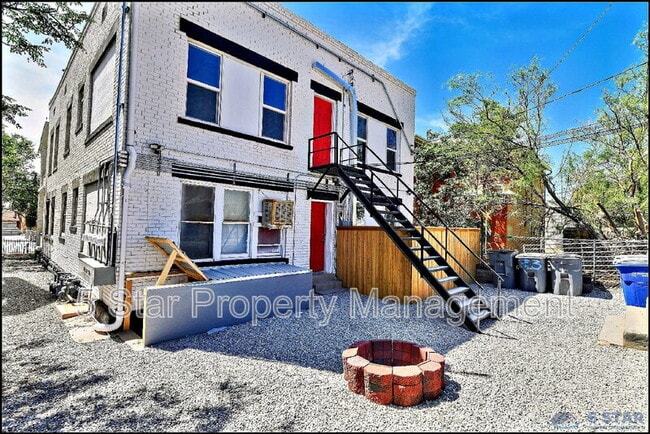 Building Photo - 615 Arizona Ave