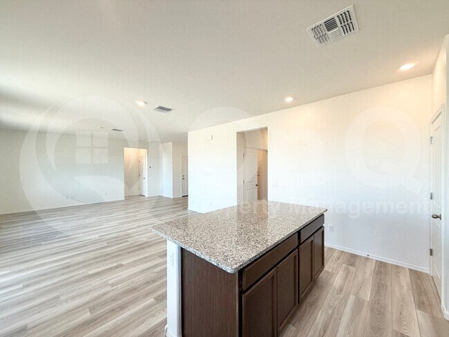 Building Photo - 1408 E Edwin St