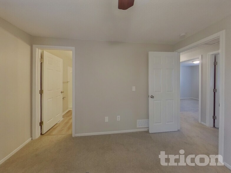 Building Photo - 6 Forestgrove Ct