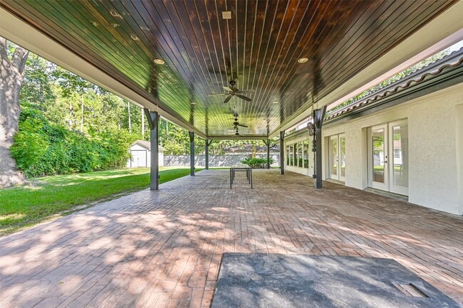 Building Photo - 1207 Thomas Dr