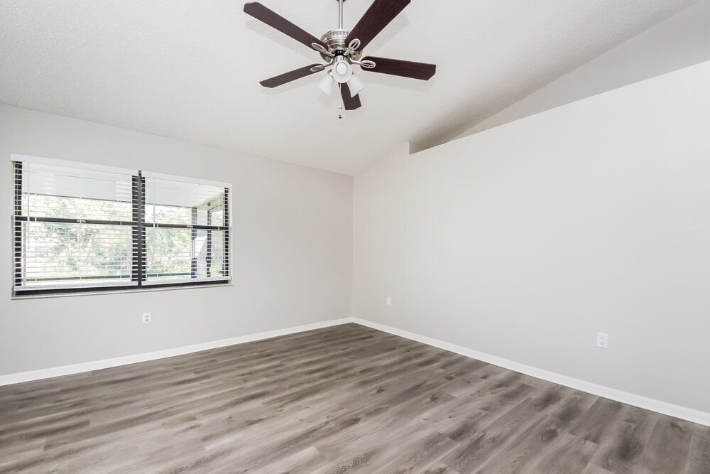 Building Photo - 613 Deauville Ct