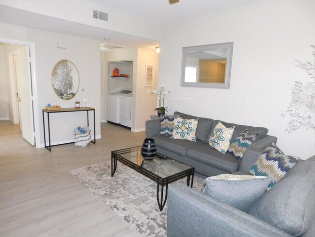 Building Photo - GORGEOUS FULLY FURNISHED 2 BEDROOM UNIT*GA...