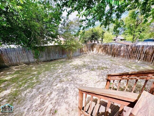 Building Photo - Charming & Move-In Ready 3-Bedroom Home wi...
