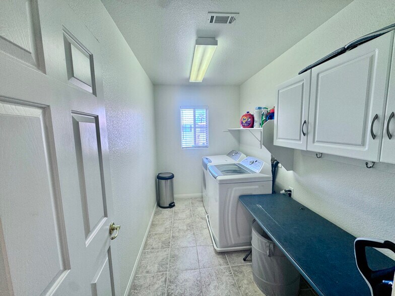 Building Photo - 3194 Lapis Beach Dr