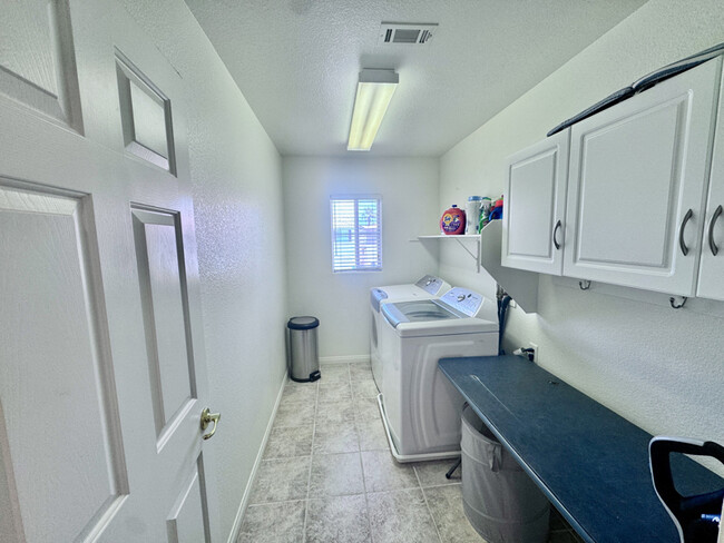 Building Photo - 3194 Lapis Beach Dr