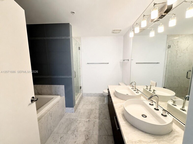 Building Photo - 244 Biscayne Blvd