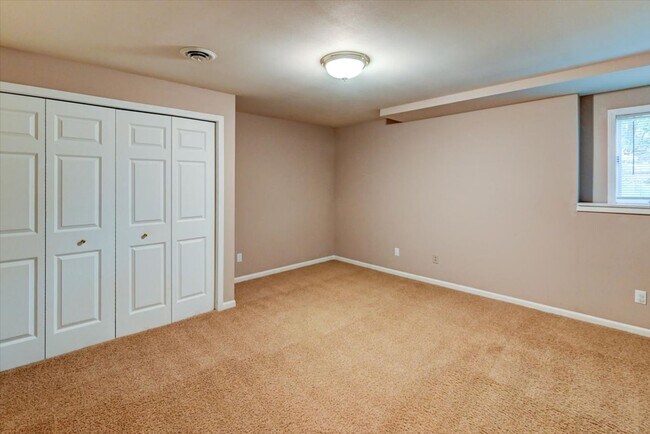 Building Photo - Beautifully updated 4 bedroom home in Southbridge, Waunakee