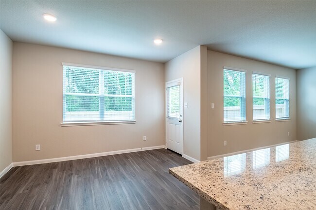 Building Photo - 2413 Tavo Trails Dr