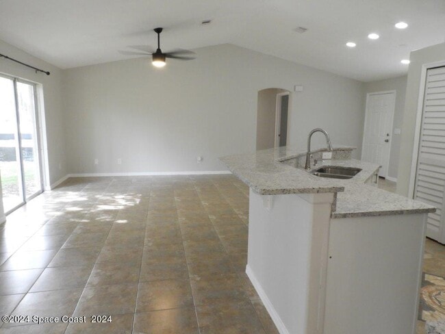 Building Photo - 3235 Forghun Ave SE