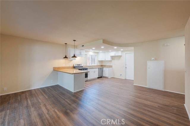 Building Photo - 1443 E Gladwick St