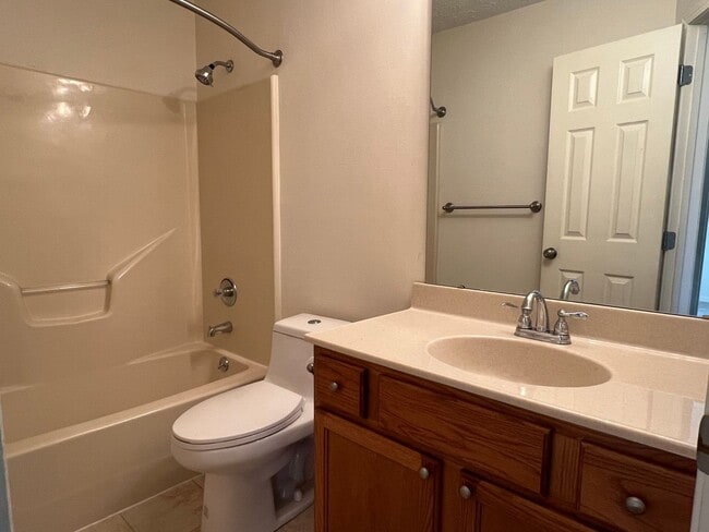 Building Photo - All Brick 3 Bedroom, 2 Bathroom near Twin Oaks