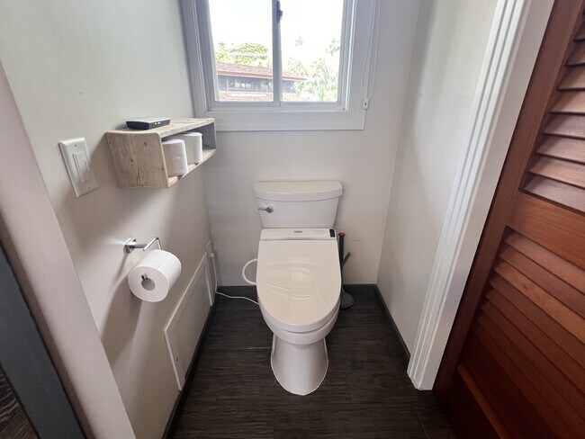 Building Photo - 904 Kupulau Dr