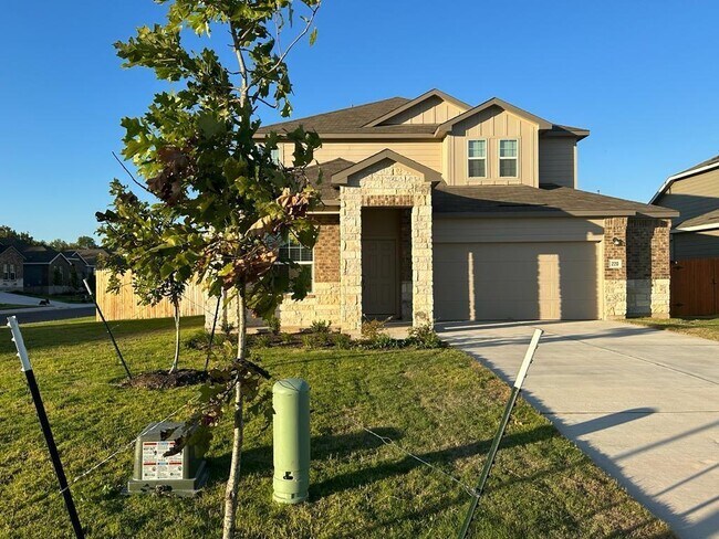 Building Photo - 220 Otter Rd