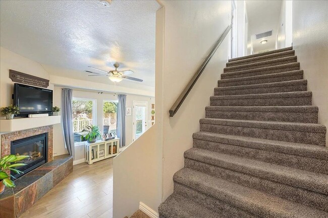 Building Photo - Expansive 5 Bedroom Home in St. George!
