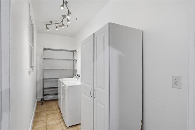 Building Photo - 1039 N Winnetka Ave