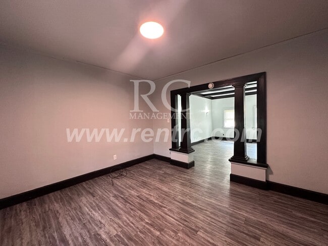 Building Photo - 223 Kentucky-