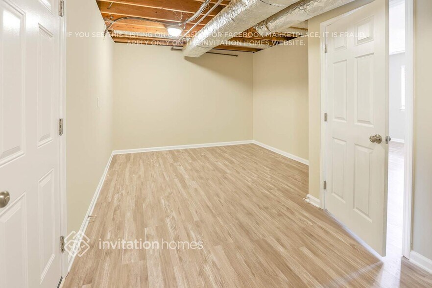 Building Photo - 8952 Saddlewood Dr