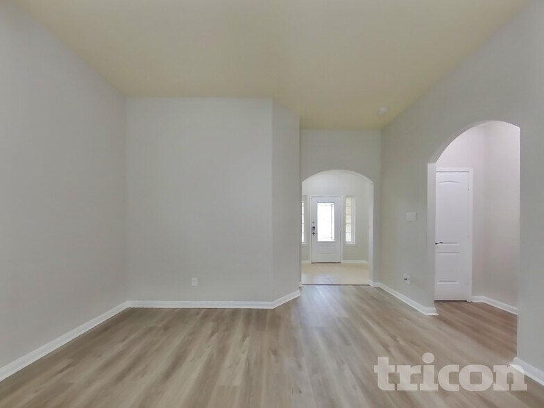 Building Photo - 27005 Wichita Ct