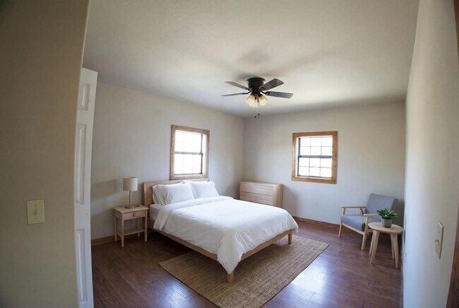 Building Photo - 343 Knob Hill Cir