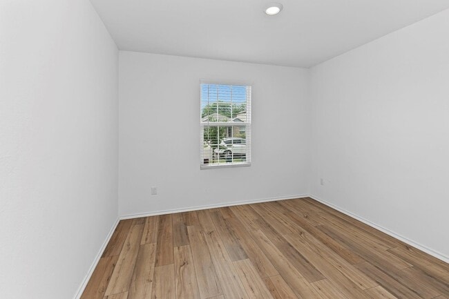Building Photo - 264 Perfect World Lp