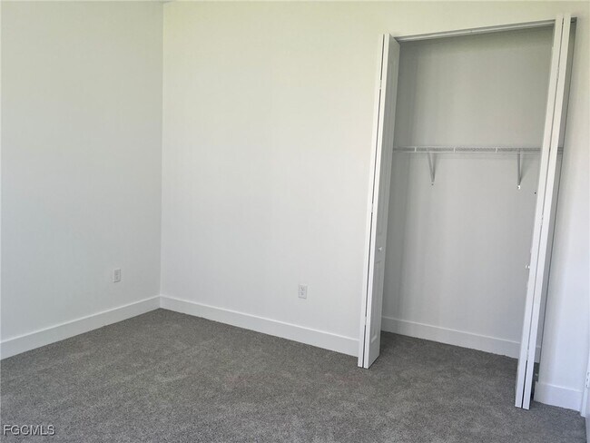 Building Photo - 5101 Isidora Ln