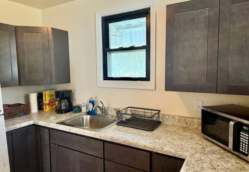 Building Photo - 112 2nd St