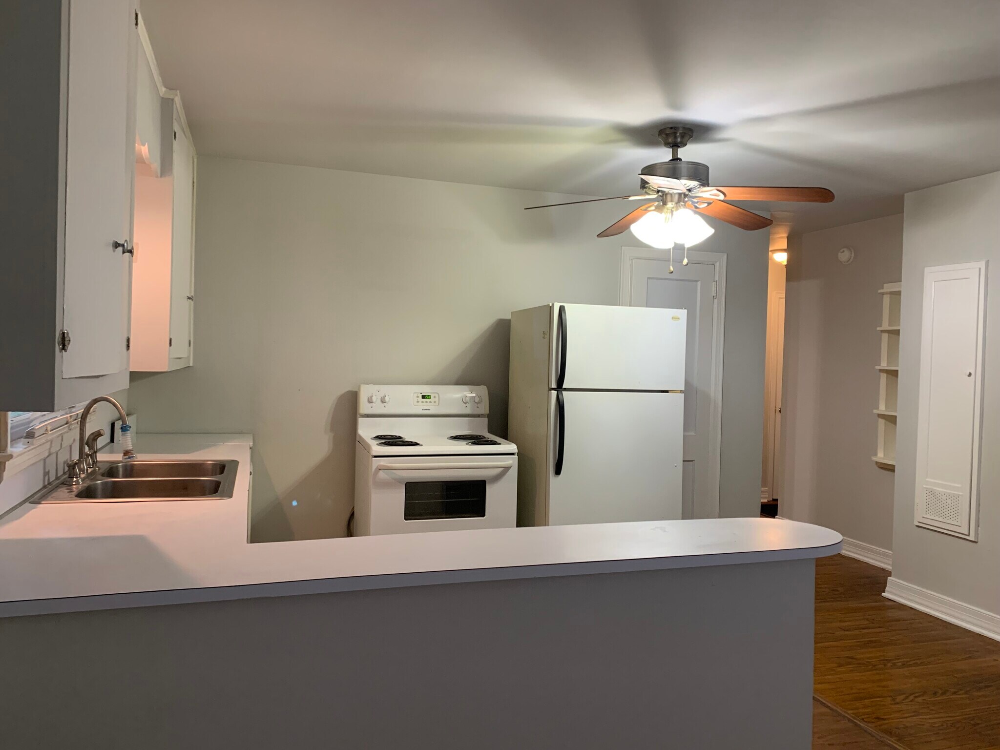 Kitchen - 111 Cannon Dr