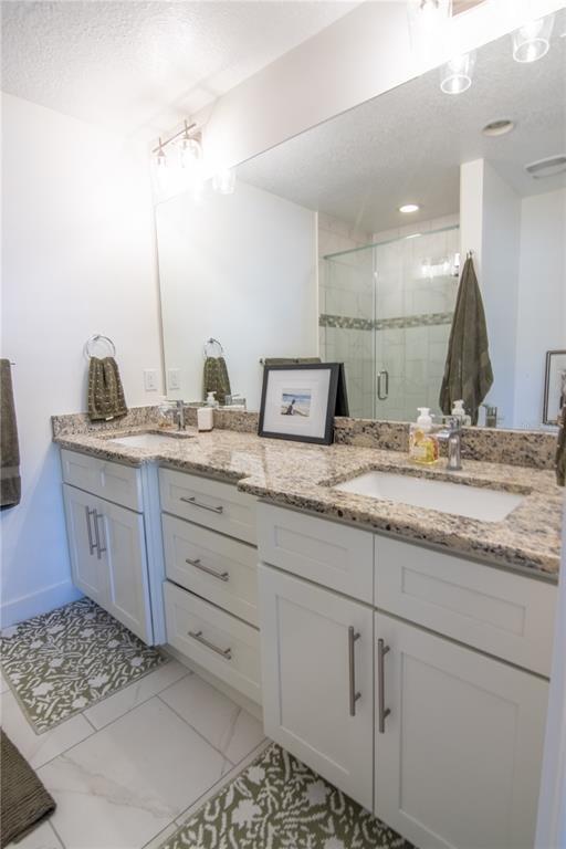 Building Photo - 600 43rd Ave NE