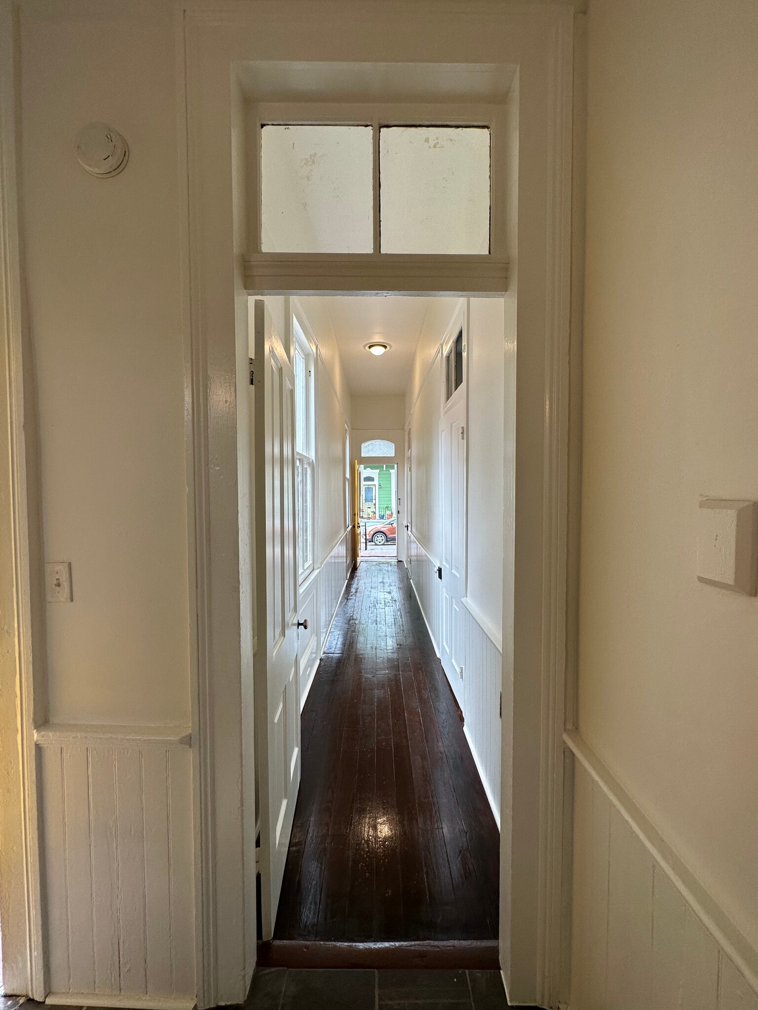 Side Hall - 3821 Dauphine St