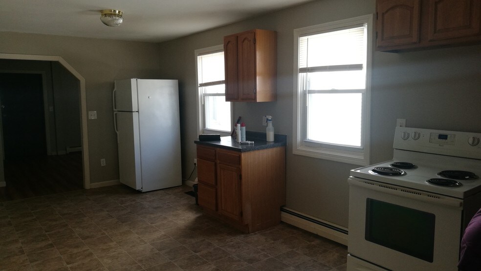 Building Photo - 167 Merrimack St