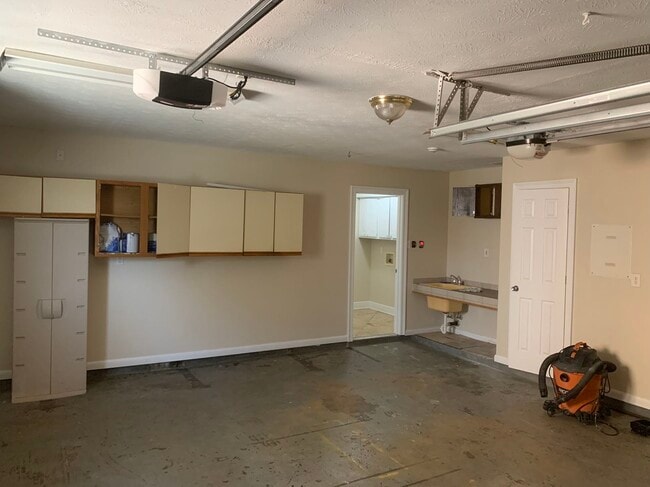 Building Photo - 4945 Avron Blvd