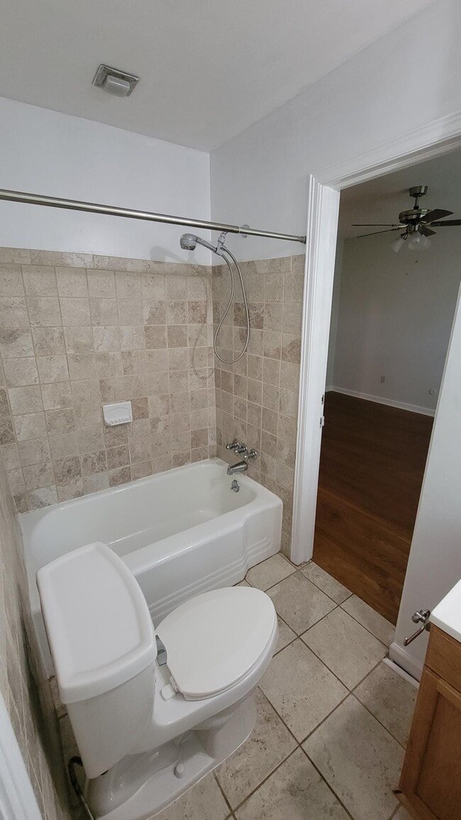 Building Photo - 6525 Williamson Dr NE