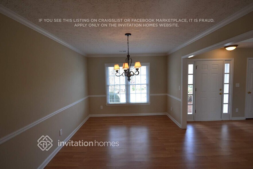 Building Photo - 3061 Lakecrest Dr