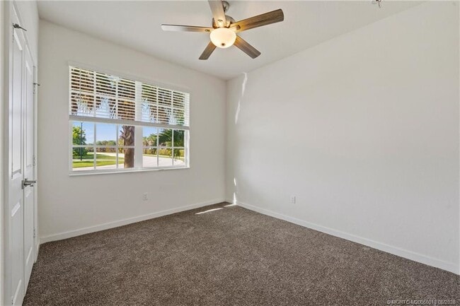 Building Photo - 7461 SW Harbor Cove Dr