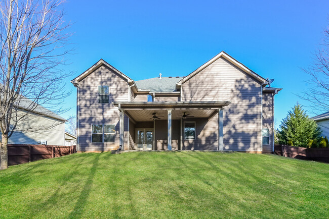 Building Photo - Grand Home in Newnan, GA!