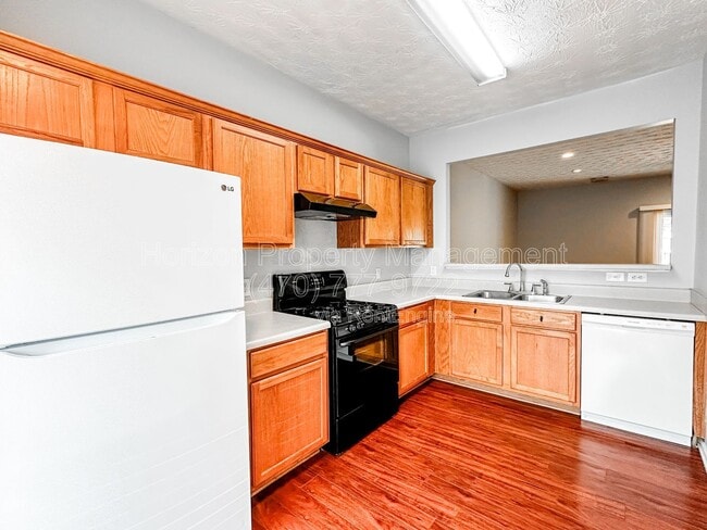 Building Photo - 19 Pearl Chambers Dr