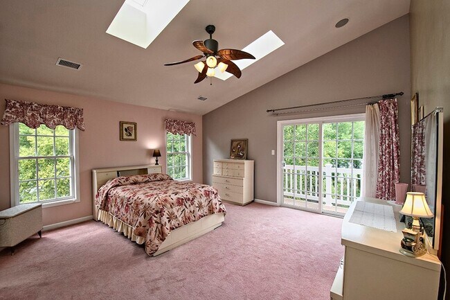 Building Photo - 134 Chapel Harbor Dr