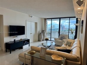 Building Photo - 3000 Island Blvd