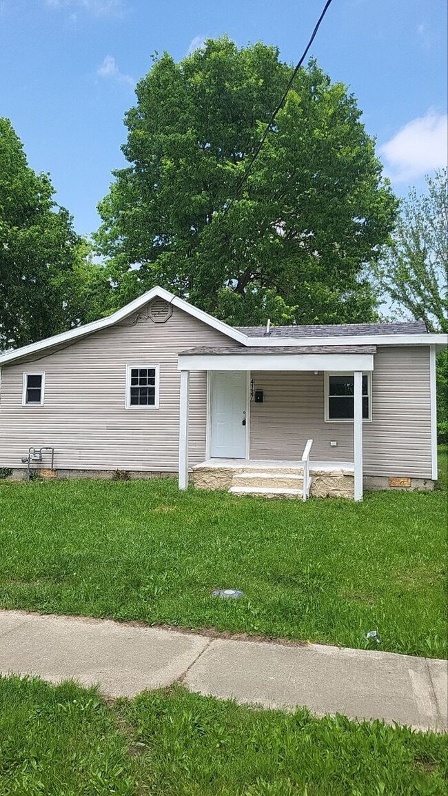 Primary Photo - Cozy 2 Bed 1 Bath Home!